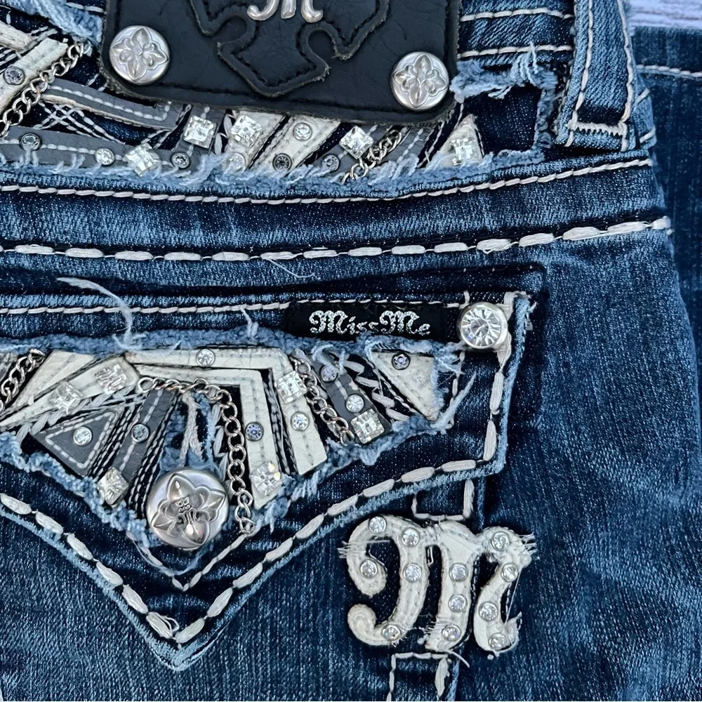 Miss Me Embellished Jeans with Rhinestone Details - Picture 13 of 13